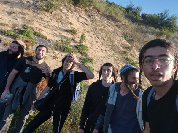 צפו: עשרה מפגינים חצו את הגדר ונכנסו לעזה