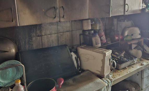 אסון בתל אביב: גבר בן 76 נספה בביתו שעלה באש