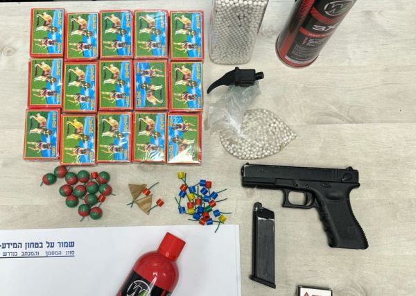 פורים בפתח: החזיק 1000 נפצים ומאות כדורים ונעצר