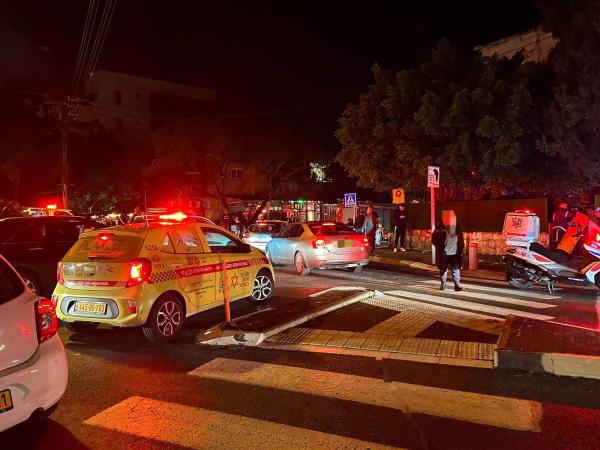 איבד שליטה על הרכב, פגע באישה ונכנס בבית קפה