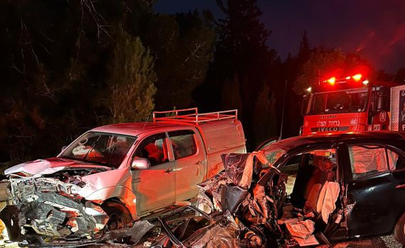 חמישה פצועים בתאונת דרכים בין חמישה רכבים