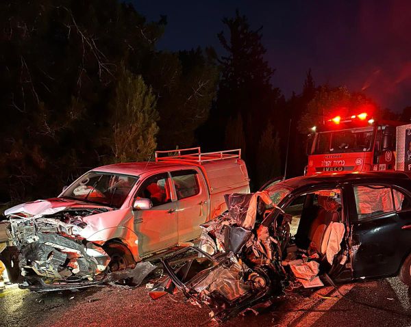חמישה פצועים בתאונת דרכים בין חמישה רכבים