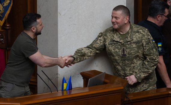 דרמה באוקראינה: זלנסקי הדיח את הרמטכ"ל