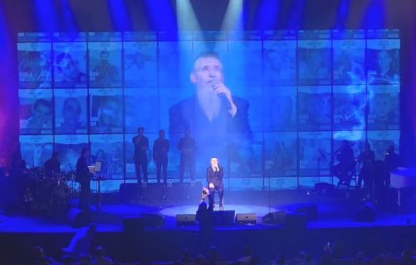 צפו: אברהם פריד מתפלל לחזרתם של החטופים