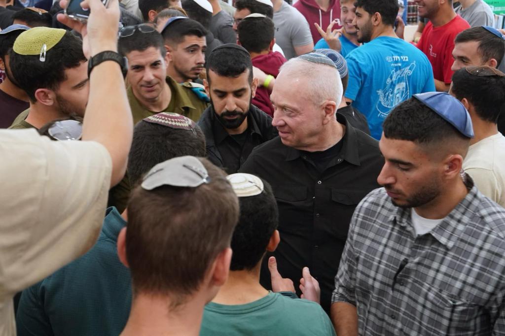 הביקור של גלנט: יריקה בפנים של המכינה בעלי