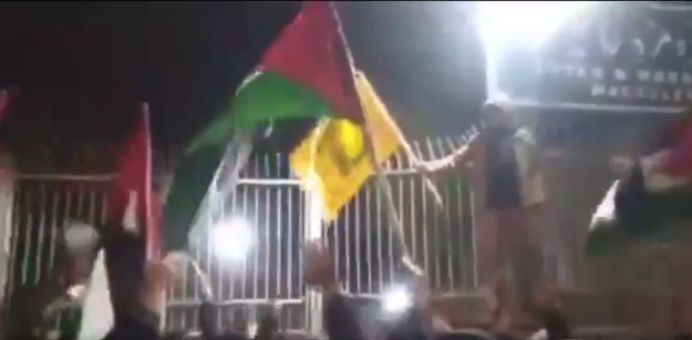 במהלך פורים: קריאות 'מוות לישראל' בקבר מרדכי ואסתר