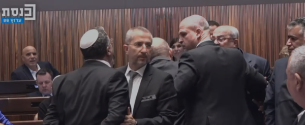 אחמד טיבי לבן גביר: ״כל כלב ביג'י יומו, גזען״ | צפו