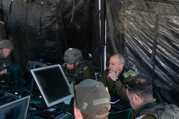 הפיגוע בבקעה: האלוף פוקס הצטרף למרדף אחרי המחבל