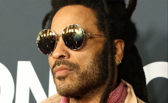 מזל טוב: הזמר המצליח קיבל כוכב בשדרה המפורסמת