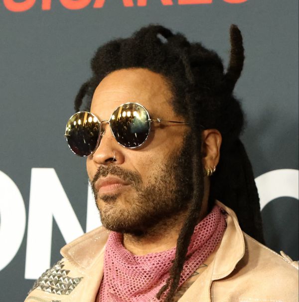 מזל טוב: הזמר המצליח קיבל כוכב בשדרה המפורסמת