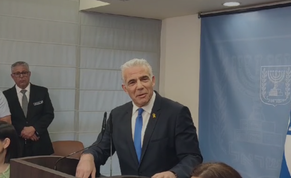 לפיד, האם תתמוך בהצעה של ליברמן? צפו