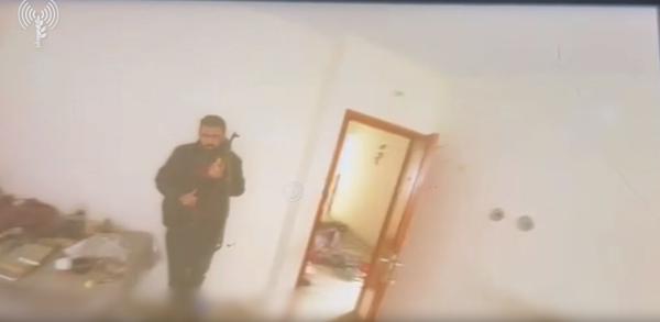 המחבל ארב בפינת החדר; הרחפן זיהה והלוחם פגע בו