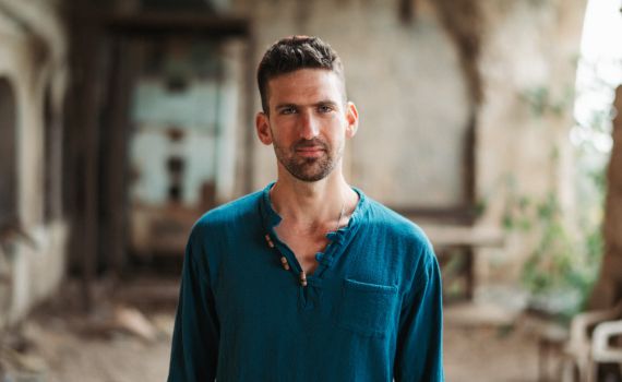 עקיבא נתן בעיבוד מרגש לפיוט של רבי ישראל נג'ארה