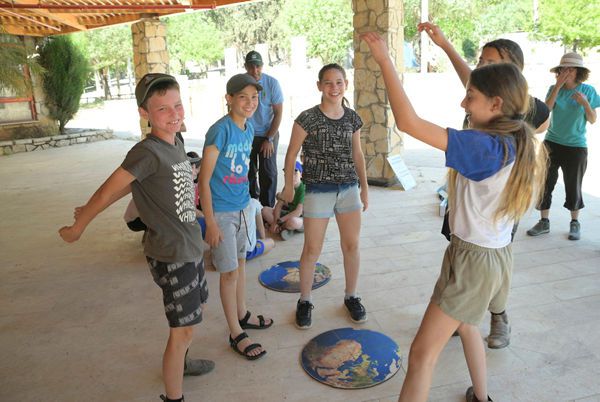 מרכזי שדה ויער לכולם: פעילות חינוכית וציונית