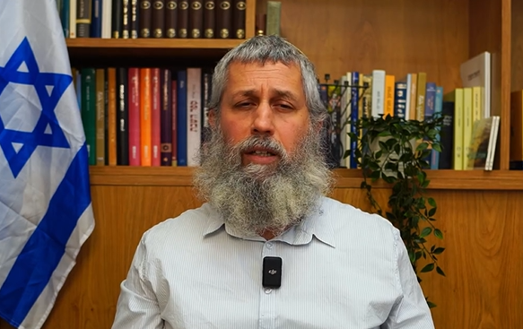 ראש ישיבת ההסדר לרב הראשי: "אישתי בכתה 24 שעות בגללך"