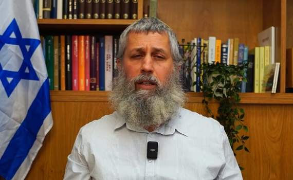 ראש ישיבת ההסדר לרב הראשי: "אישתי בכתה 24 שעות בגללך"