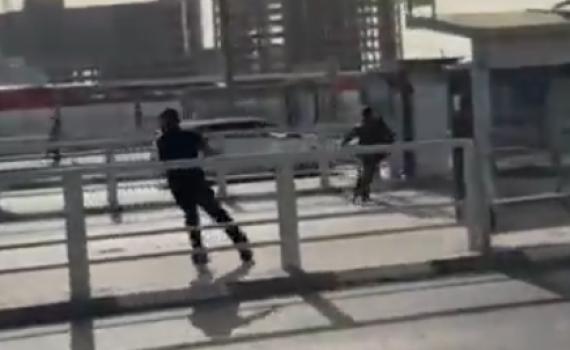 שולף סכין, דוקר ומחוסל: תיעוד הפיגוע בבאר שבע