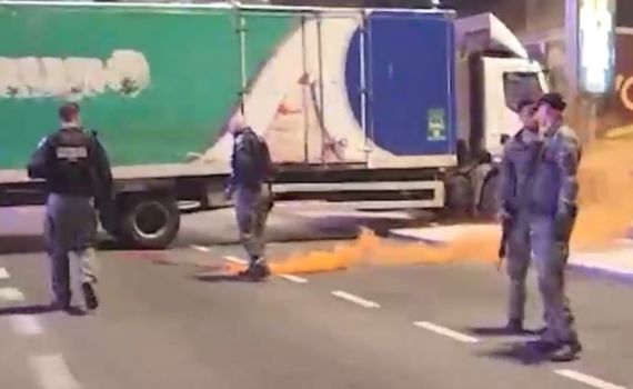 ההפגנה בקפלן: נעצר חשוד בזריקת רימון עשן