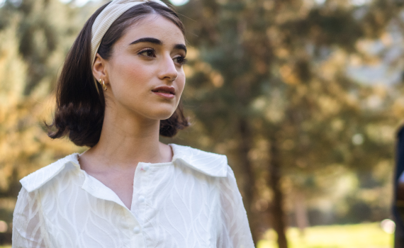 הזמרת הסרוגה שאתם צריכים להכיר בסינגל בכורה