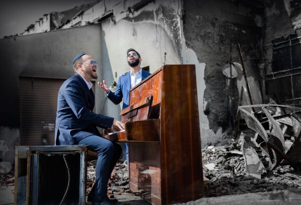 על חורבות יישובי העוטף: שוקי סלומון בקליפ מרגש | צפו