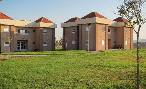 אבל במדרשה הסרוגה: החזן המיתולוגי הלך לעולמו