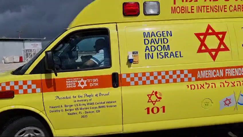 הולך רגל נפגע מאופנוע בת"א; מצבו קשה