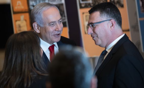 דיווח: נתניהו שוקל בחיוב את הבקשה של גדעון סער