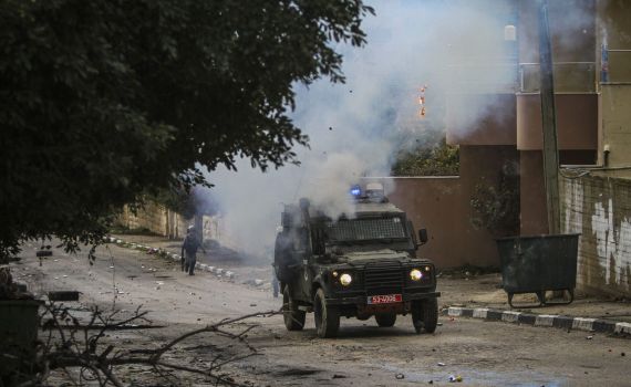 פיגוע בחומש: מחבלים השליכו מטען; שני פצועים במקום