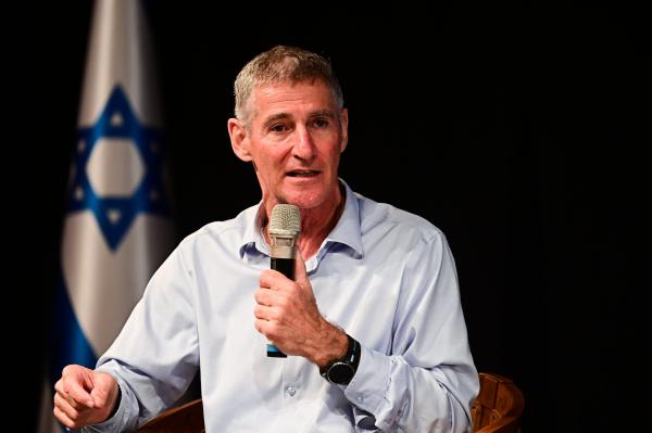 יאיר גולן מכריז על התמודדות: "יצאנו לדרך"