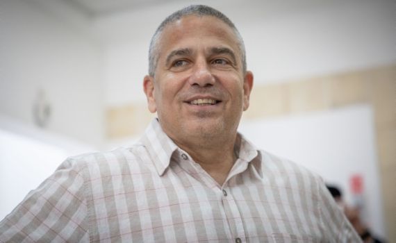 ינון מגל בהצהרה דרמטית: "לוקח על עצמי לממן אותם"