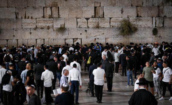 קריאת שמע למען החטופים: זה השחקן שינחה את הערב