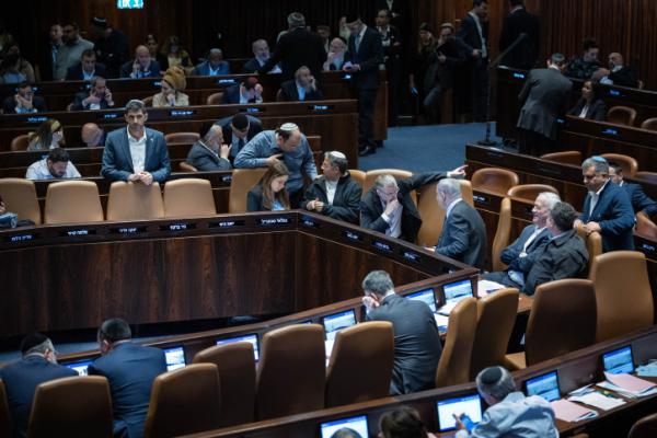 הבכיר הסרוג מצהיר: קרוב מאי פעם להיכנס לפוליטיקה