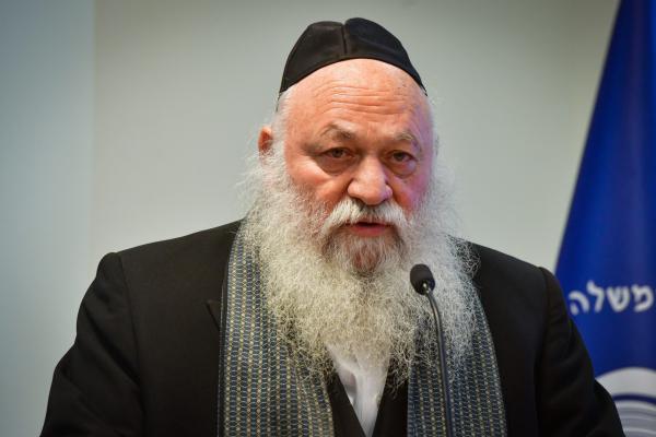 לאחר דחיית טיסת נתניהו השר בירך: "זכות השבת תעמוד לך"