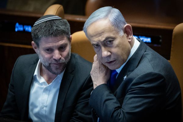 סמוטריץ' דורש מנתניהו: "זה טירוף מוחלט, תעצור את זה"