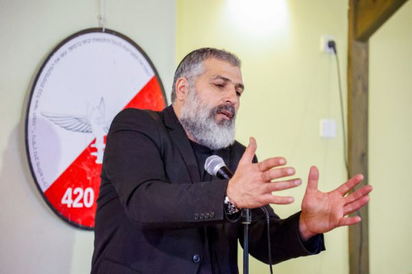 צבי יחזקאלי מתוסכל: אחת התקלות הגדולות במלחמה