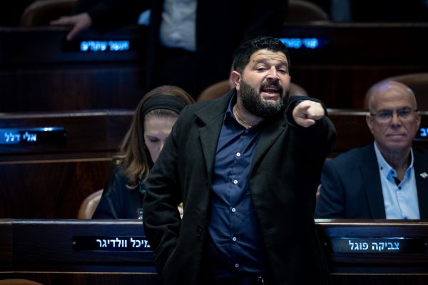 העתירה של אלמוג כהן נדחתה: "לא ארפה את ידיי"