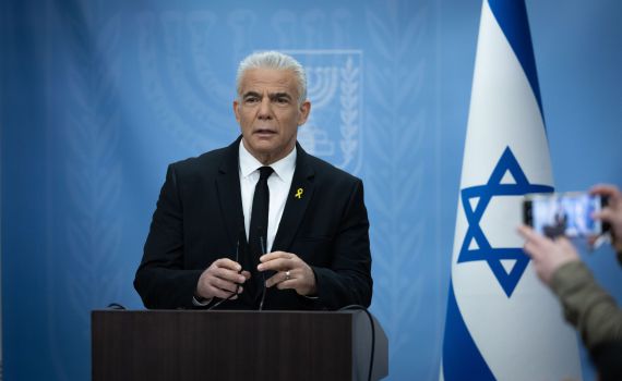 לפיד מגיב לנתניהו: "איתך נפסיד במלחמה"