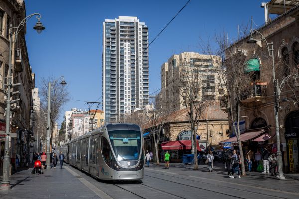 פרשייה חמורה בירושלים: בן 19 נעצר בחשד לעבירות מין