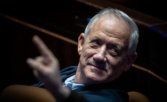 מזכיר הממשלה: גנץ בונה על יום הזיכרון כדי לפלג בעם