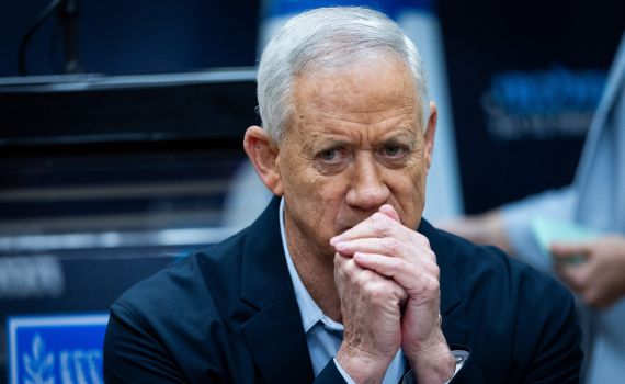 גנץ נעמד לצד גלנט: "אומר דברי אמת"