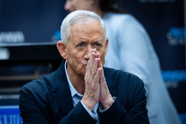 עמית סגל יודע: זה התאריך בו גנץ יפרוש מהממשלה