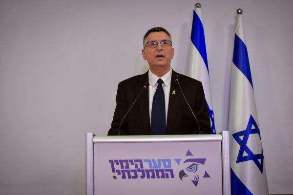טלטלה פוליטית: גדעון סער פורש מהממשלה