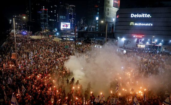 צפו: מפגיני שמאל שוב מתפרעים בתל אביב