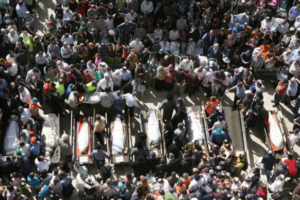 16 שנה לטבח: צפו באזכרה לנרצחי הפיגוע במרכז הרב