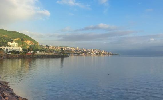 המפלס צונח: כך נראית הכנרת היום מול שנה שעברה