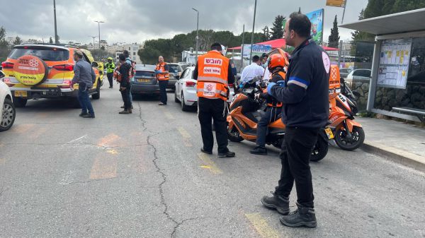 פיגוע בירושלים: גבר נדקר במצב בינוני; המחבל נעצר