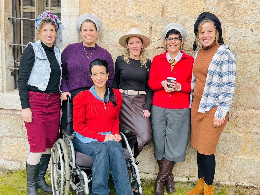 הצופות: נשים יוצאות לצמתים ומגינות על הבית