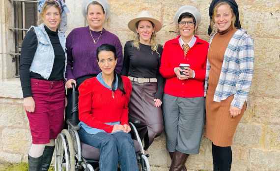 הצופות: נשים יוצאות לצמתים ומגינות על הבית