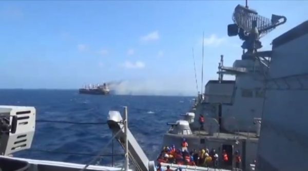 צפו: כך חילץ הצי ההודי את הצוות ממתקפת החות'ים