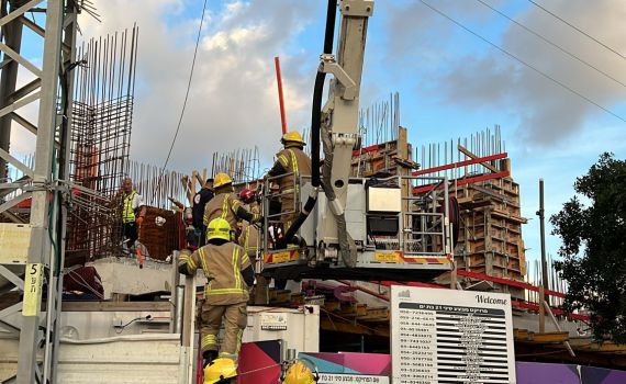 בת ים: פועל נהרג בקריסת פיגומים באתר בניה